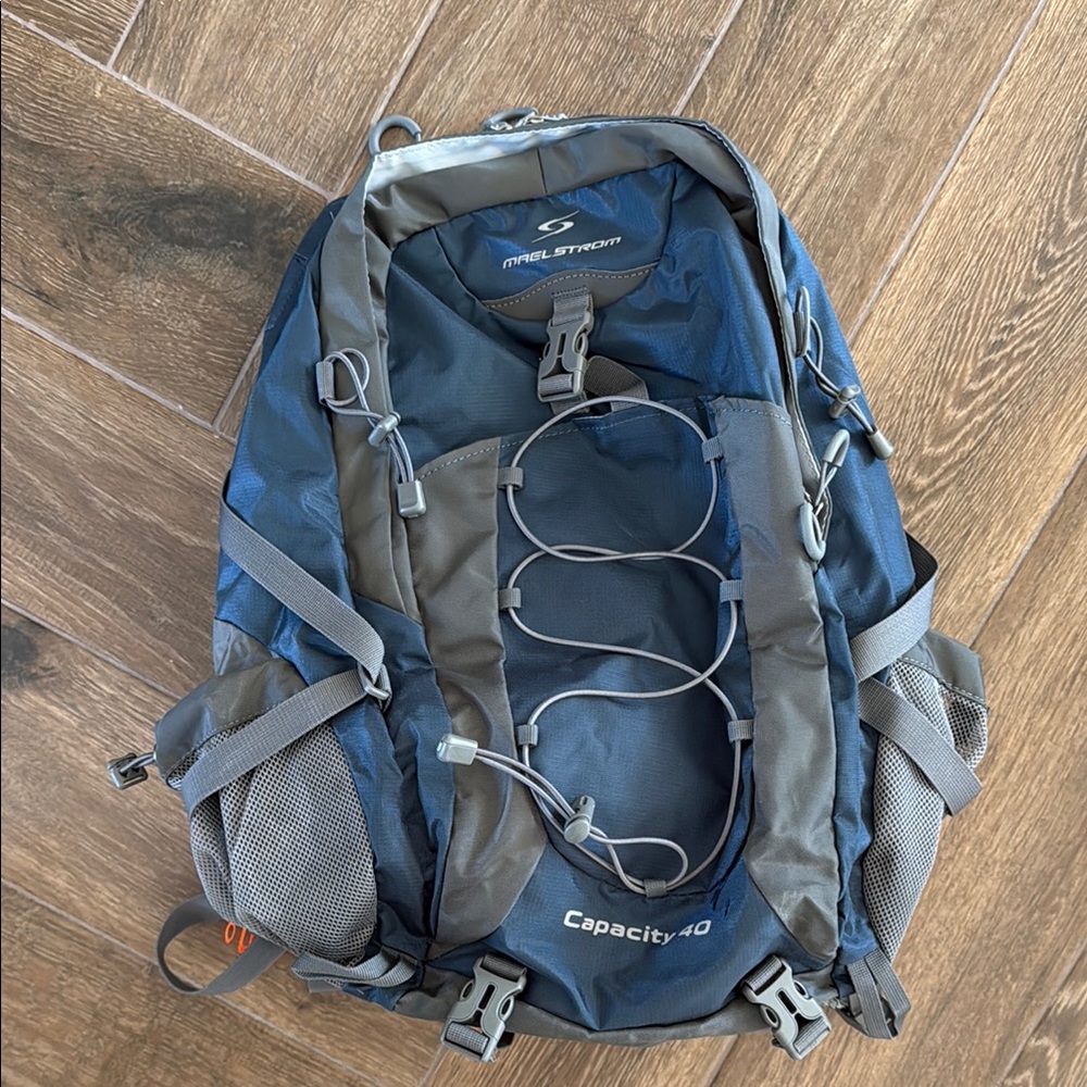 Mael strom hiking backpack
